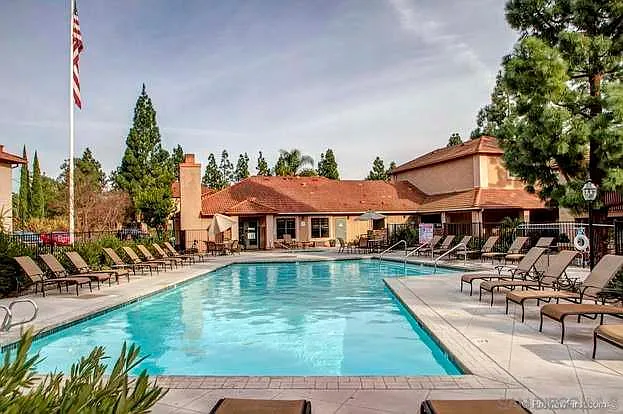 12095 Alta Carmel Ct #6 — Photo 3