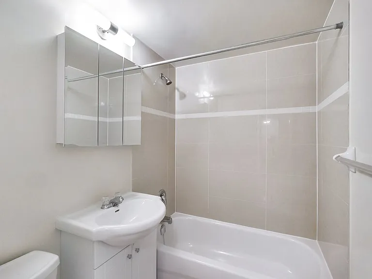 101 Cosburn Ave #104 — Photo 81