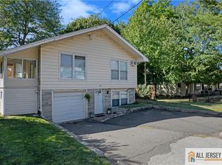 37 Main St, Edison, NJ 08837