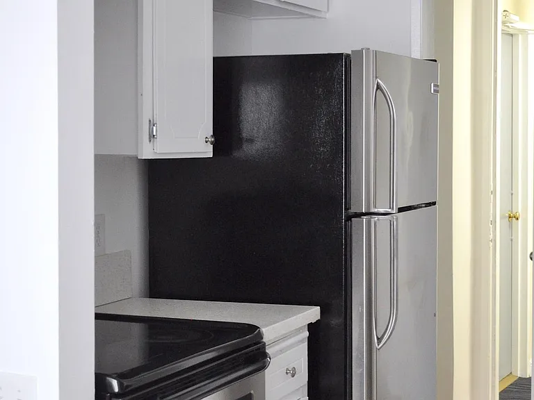 1382 Kelton Ave #305 — Photo 7