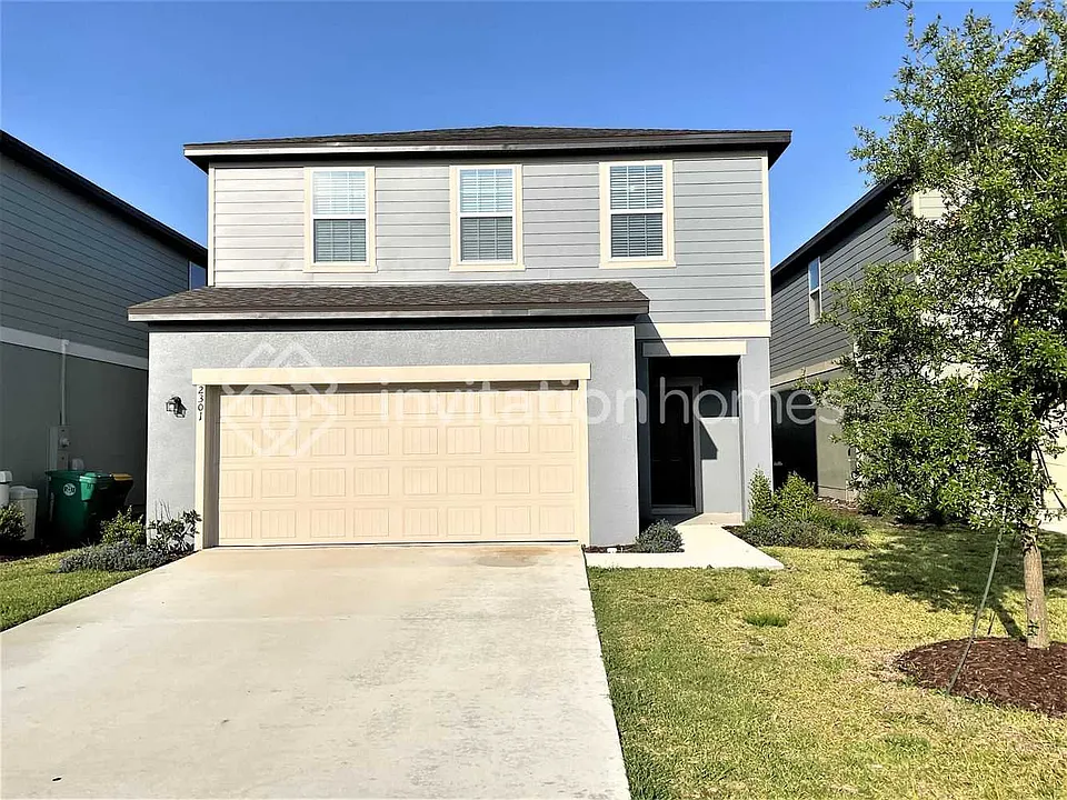 2301 Litchfield Loop