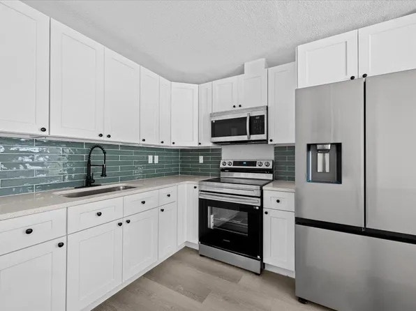 905 SE 10th Street, Stuart, FL 34994