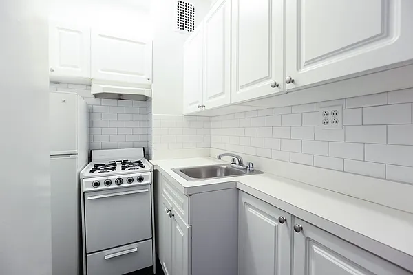 Rented by City Connections Realty | media 21