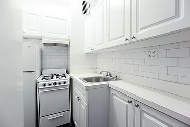 Rented by City Connections Realty