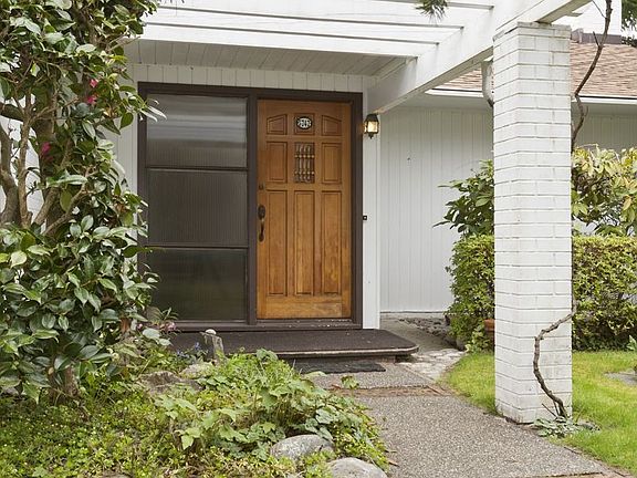 Trellised entry.