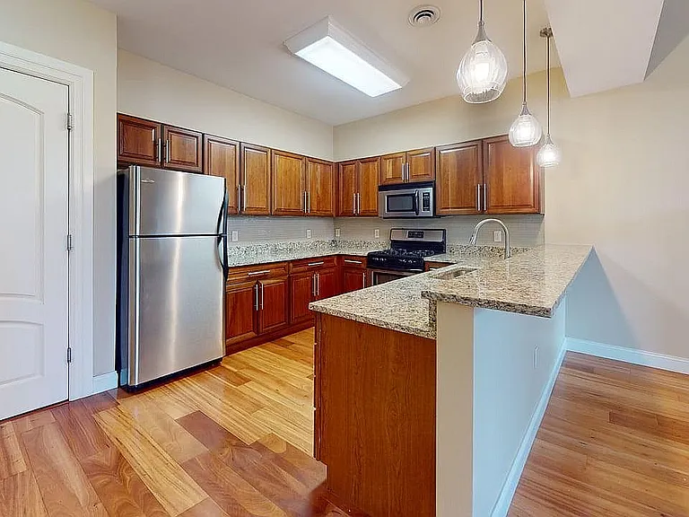 Lofted 2 Bed/2 Bath - Unit-309, Kitchen