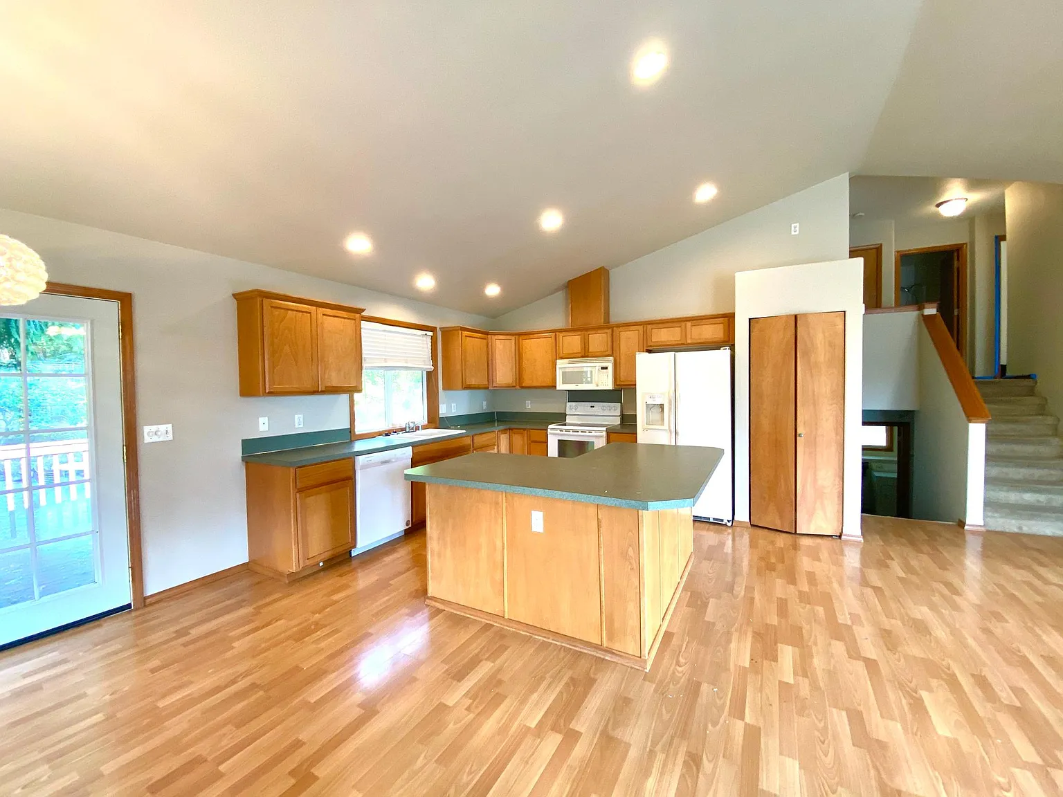 15710 Topaz Dr SE — Photo 4