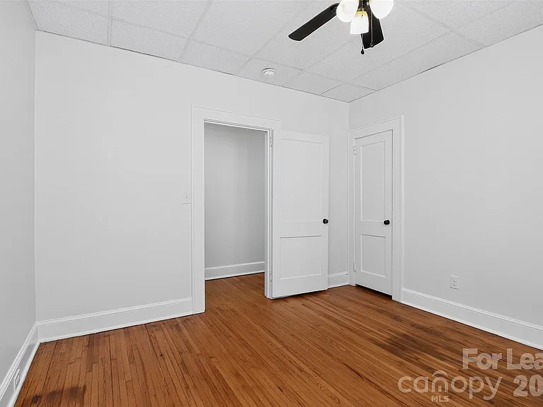 912 S York St — Photo 12