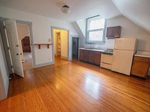 3rd image of 245 Clinton St APT 3D