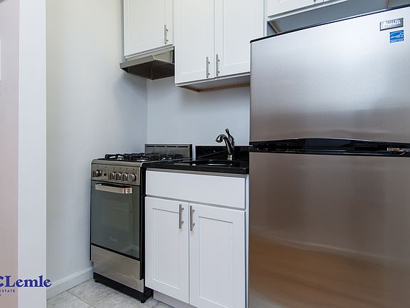 3rd image of 505 E 88th St #1RW