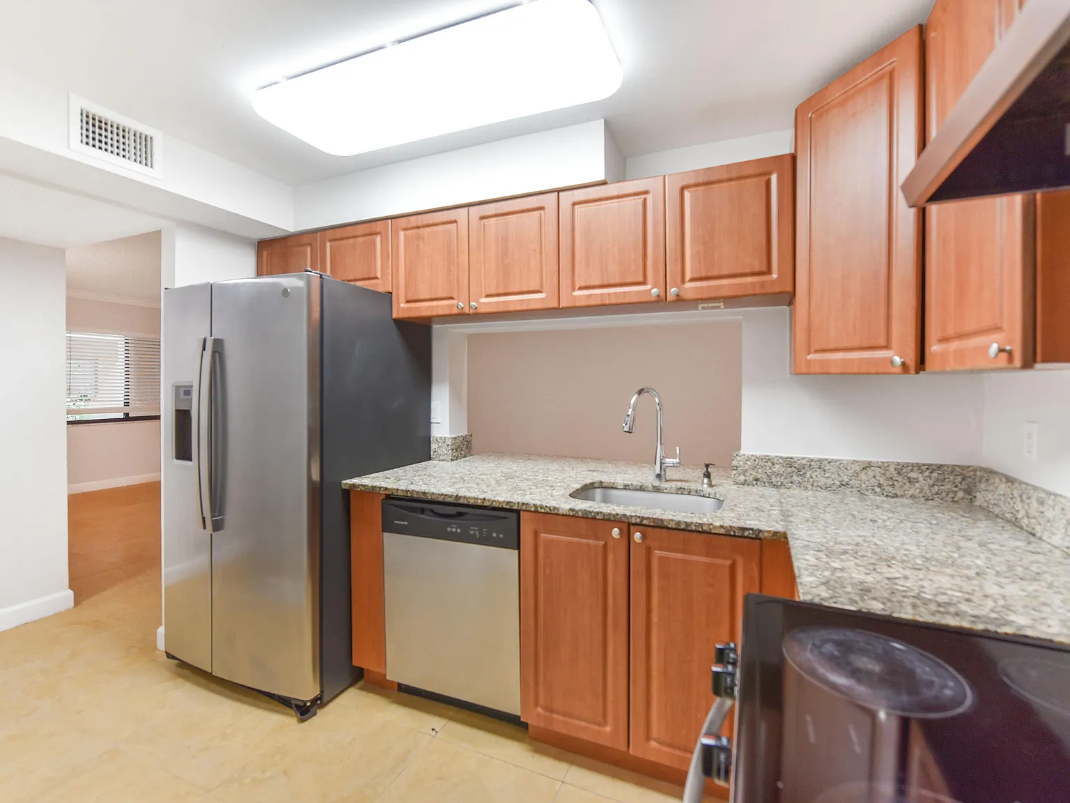 Laurels At Sherwood Condominium — Photo 2