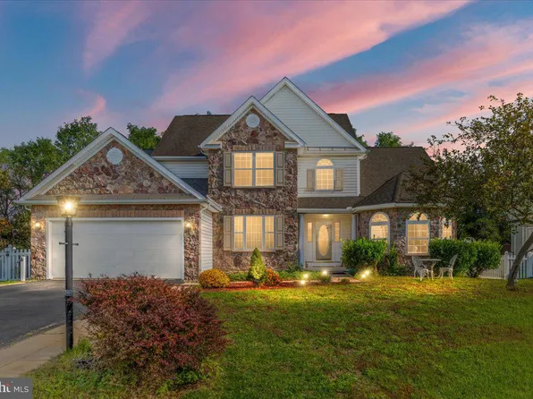 103 Sequoia Dr, Inwood, WV 25428