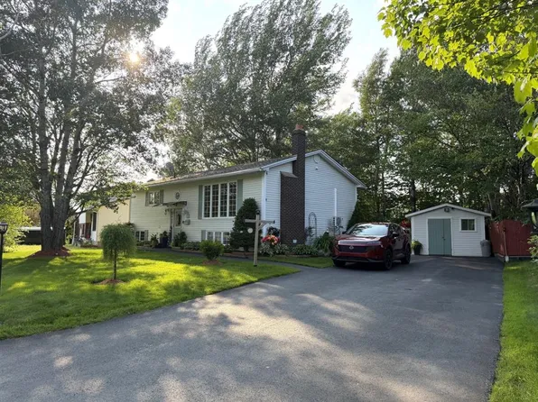 17 Grieve Crescent, Gander, NL A1V1P2
