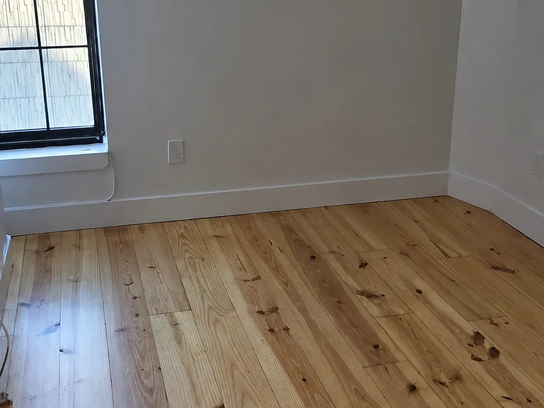 729 Meeker Ave #2R — Photo 5