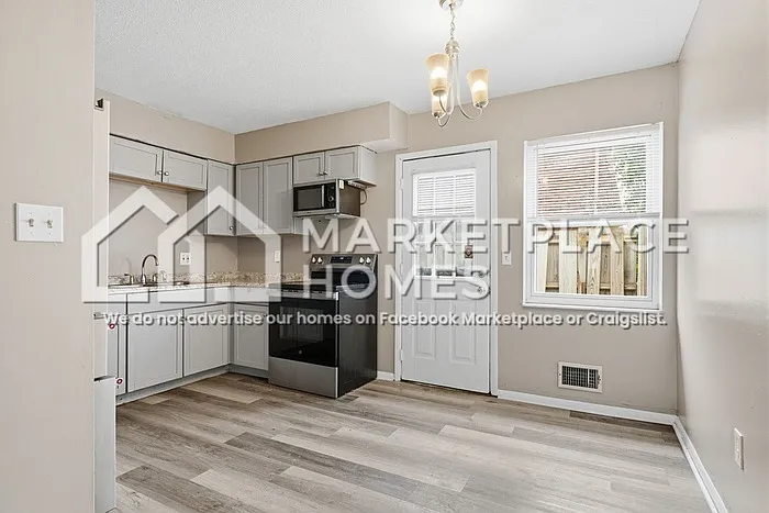 5702 Beechcroft Rd #D — Photo 6