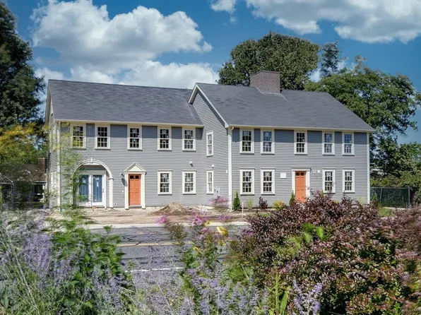 97 Bacon St #A, Natick, MA 01760