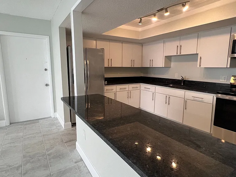 Citadel Apartments of Sarasota — Photo 22