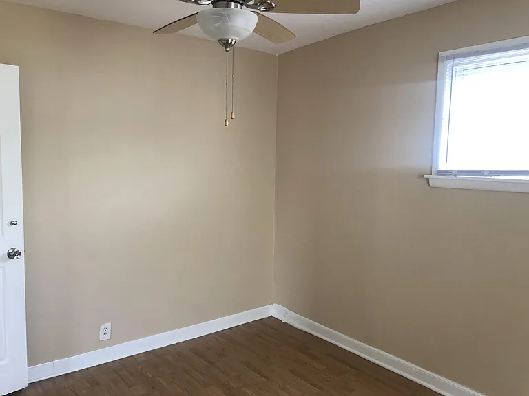9820 Natoma Ave — Photo 14