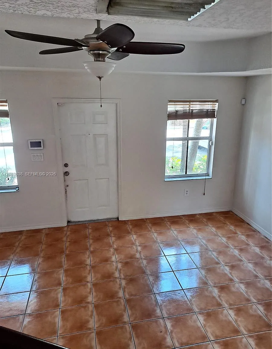Hampton Isles Condo — Photo 2