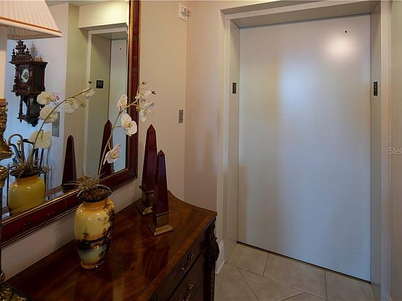 3rd image of 4201 Bayshore Blvd Unit 504