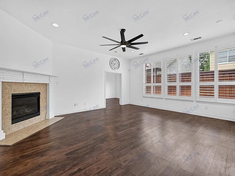 2208 Grizzly Run Ln — Photo 2