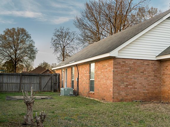5th image of 3691 Carriage Oaks Dr