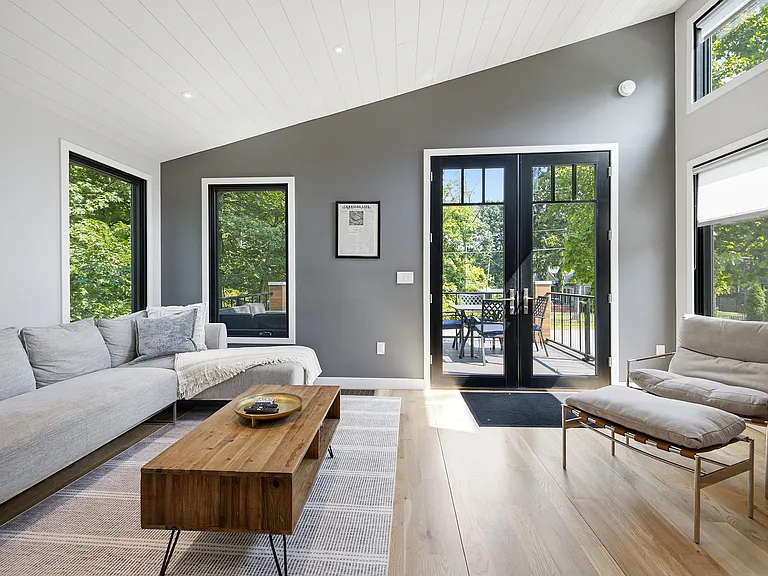 10024 Town Line Rd — Photo 10