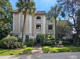 1221 Wynden Ct, Houston, TX 77056