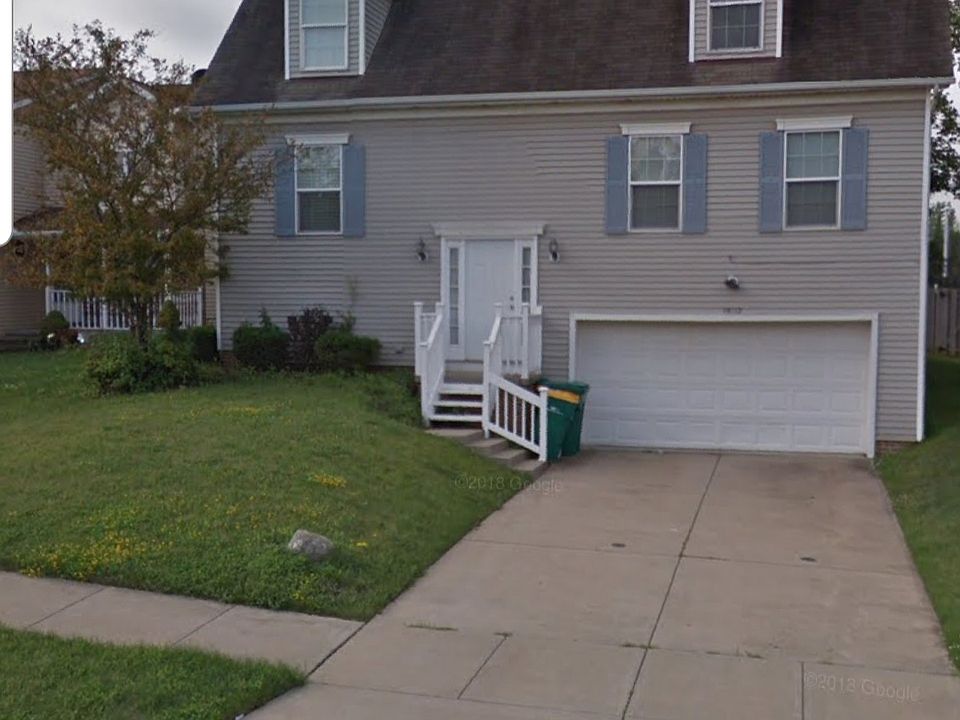 Front view of the house 