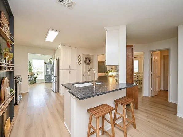 9889 Hyacinth Way, Conroe, TX 77385