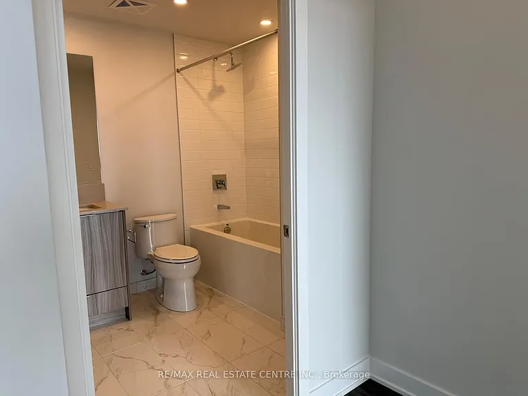 430 Square One Dr #1007 — Photo 4