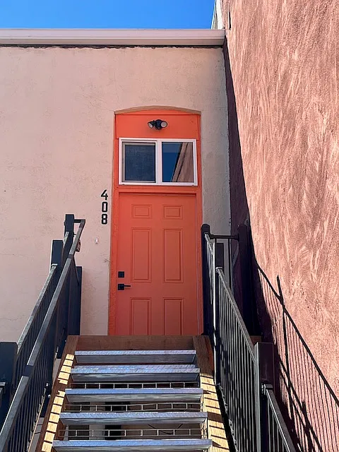 2 bed, 1800 sqft, $2,400 — Photo 2