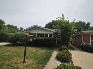 8850 E Prairie Rd, Skokie, IL 60076