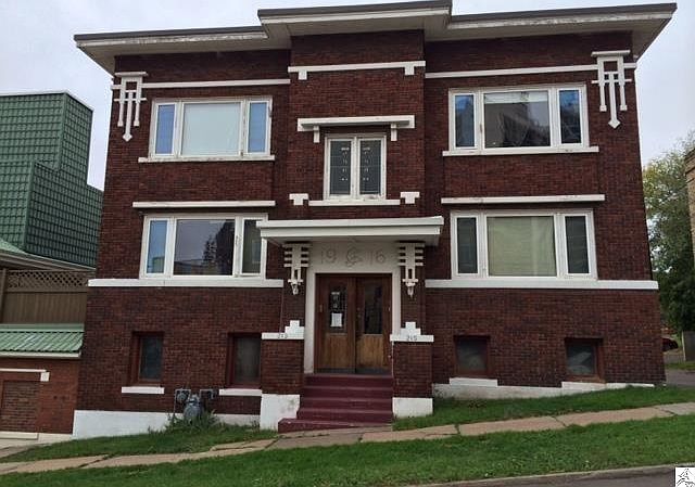 1st image of 213-215 N 2nd Ave E