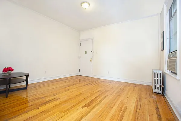 Rented by REAL New York | media 16