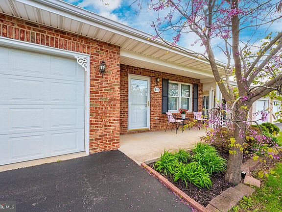 2nd image of 349 Winding Oak Dr