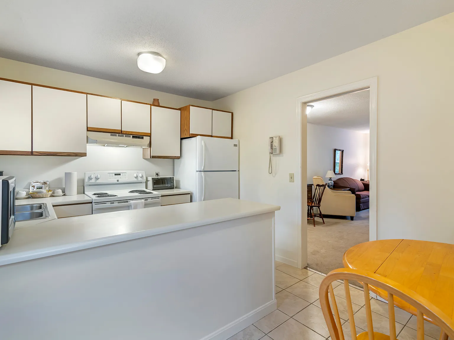 2 bed, 1.5 bath, 1500 sqft, $5,500 — Photo 3