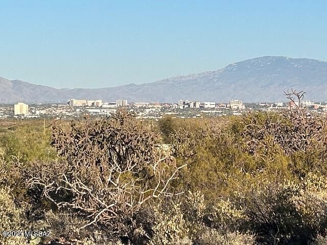 1st image of 987 N Leutea Dr