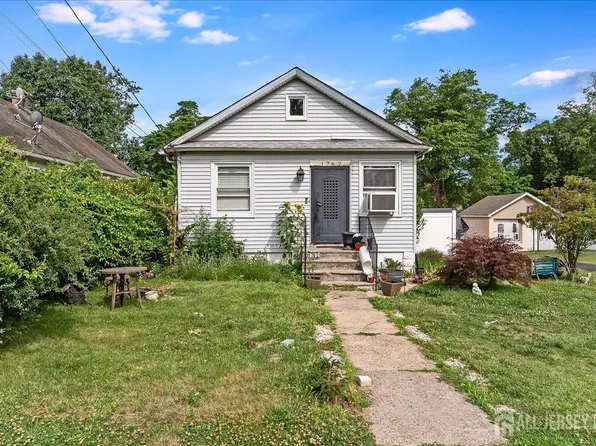 1762 W 5th St, Piscataway, NJ 08854
