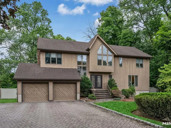 12 Jason Woods Rd, Closter, NJ 07624