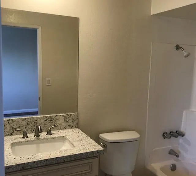 18530 Hatteras St #310 — Photo 6