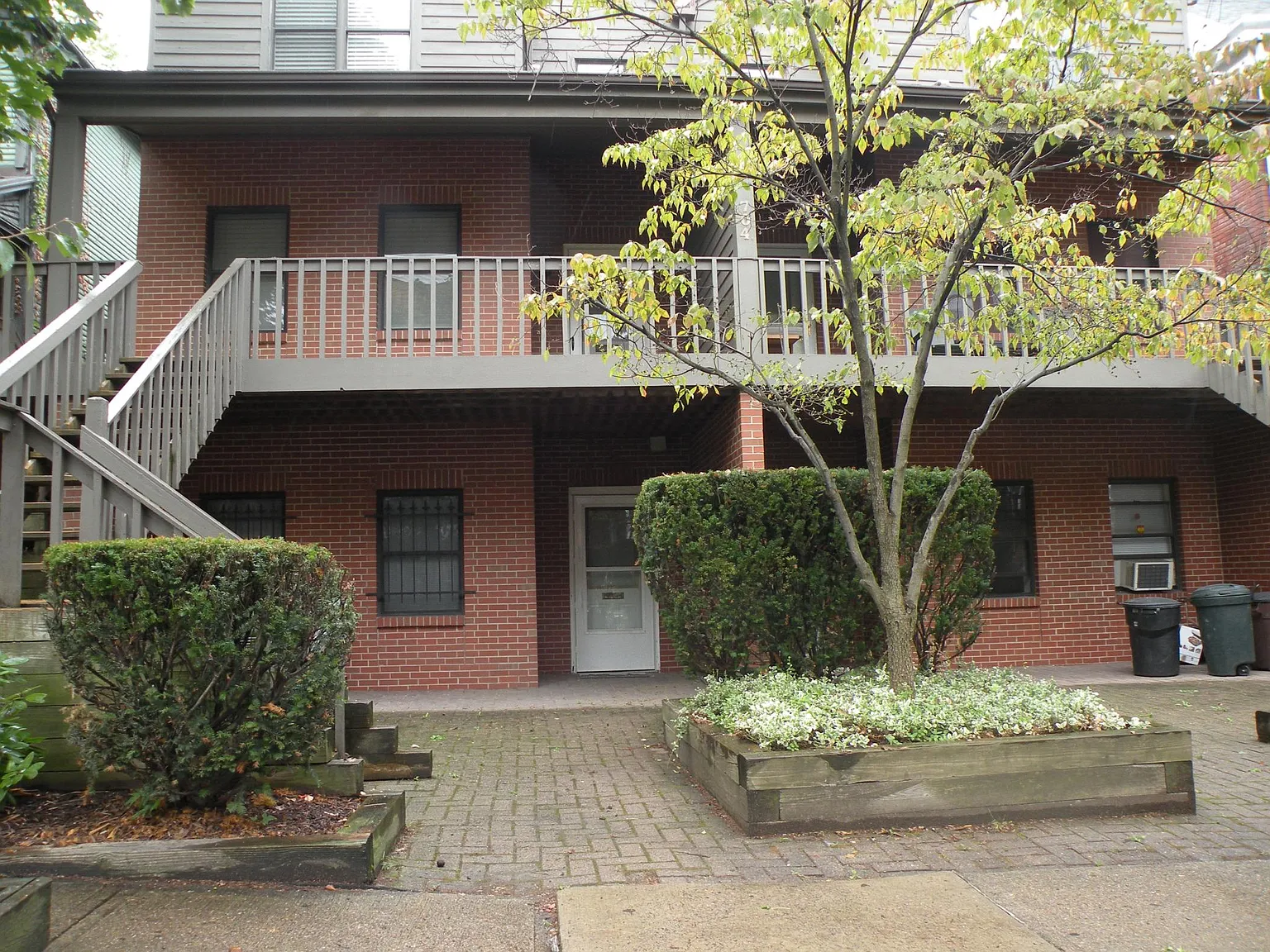2 bed, 1.5 bath, 1700 sqft, $3,100 — Photo 2