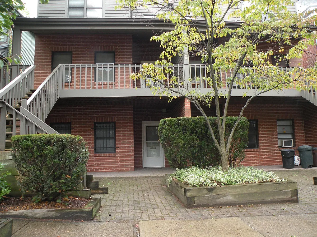 Building Photo - 704 Bellefonte St
