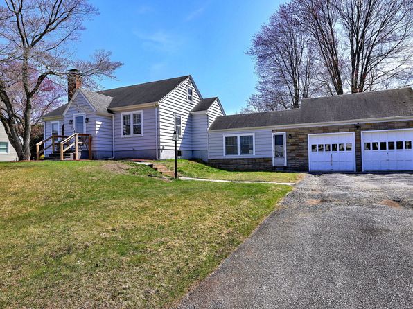 35 Sunnyridge Pkwy, Trumbull, CT 06611