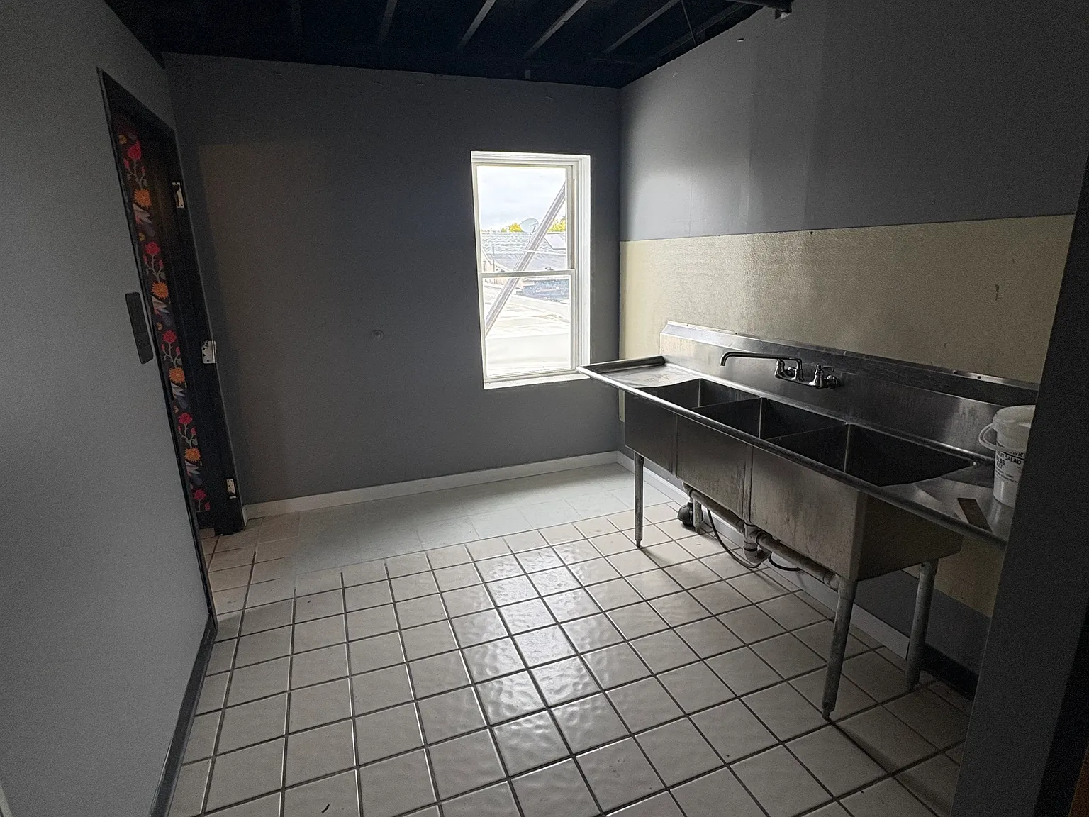 1 bed, 1.5 bath, 2000 sqft, $1,650 — Photo 4