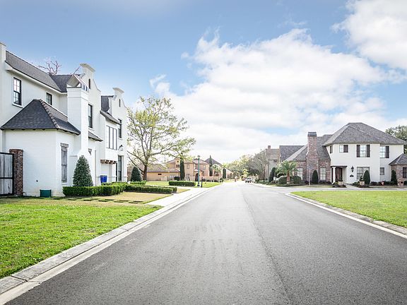 2nd image of 105 Grandmere Cir