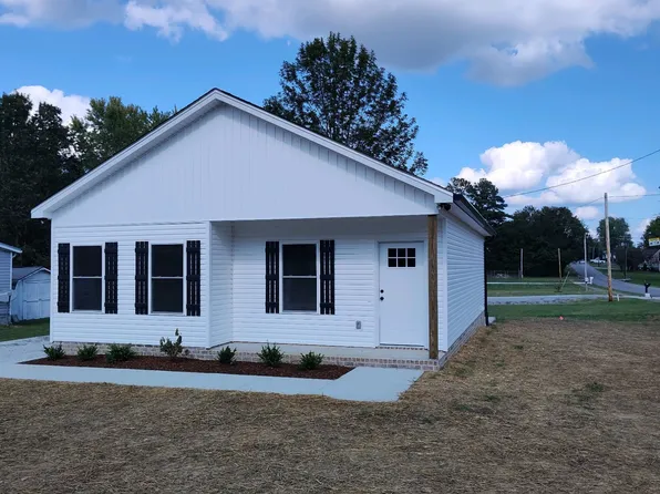 60 Church St, Mc Ewen, TN 37101