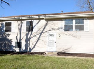 2902 W 73rd Pl, Merrillville, IN 46410