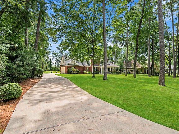 4th image of 14 Creek Forest Ln
