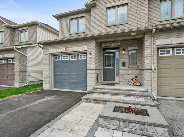 311 Travis St, Ottawa, ON K1W 0E5